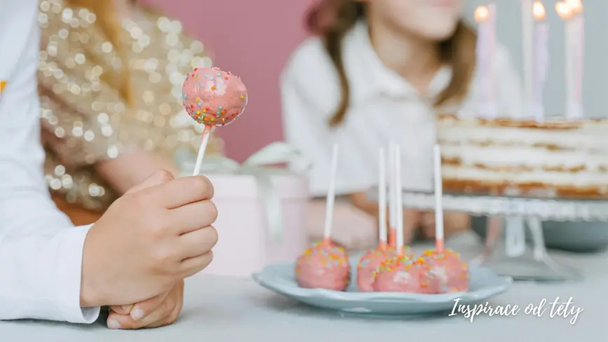 Sladké cake pops pro dětskou narozeninovou párty