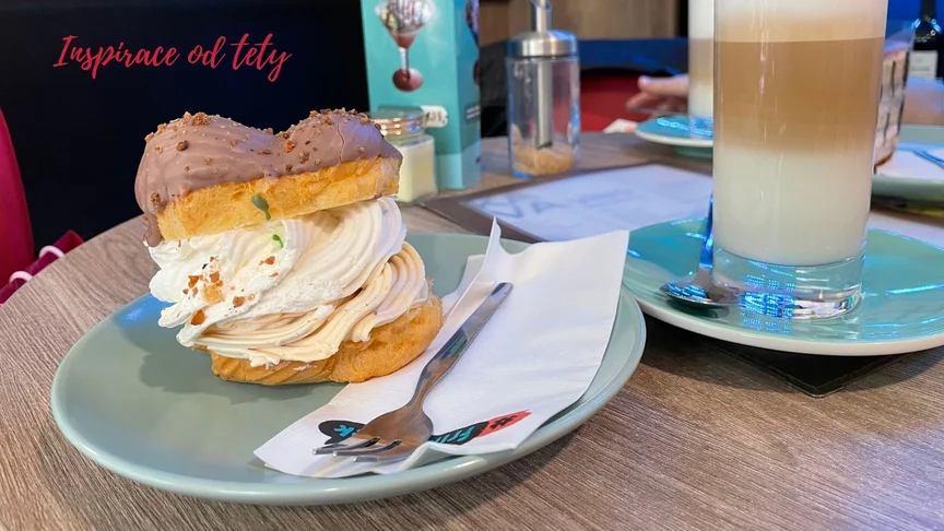 Větrník z cukrárny Frikulínek.