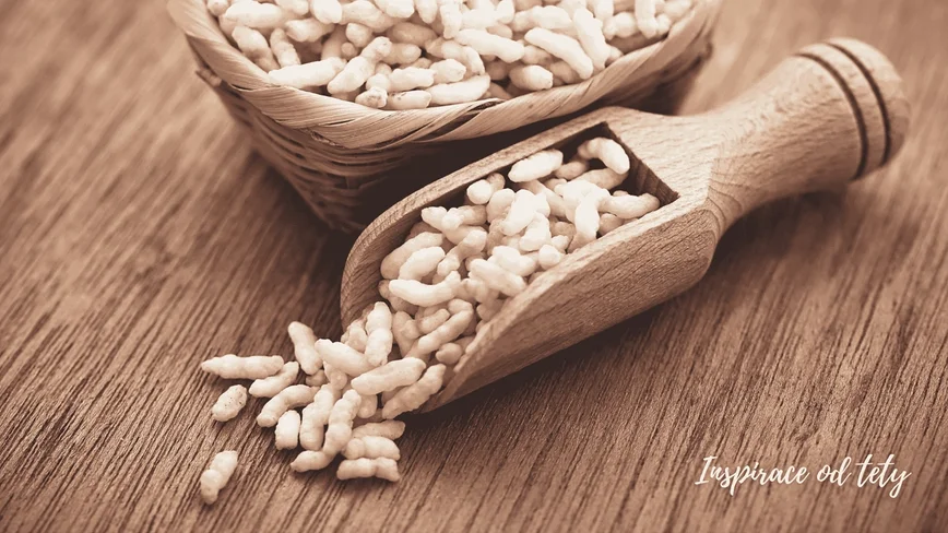 Pufovaná quinoa v naběračce
